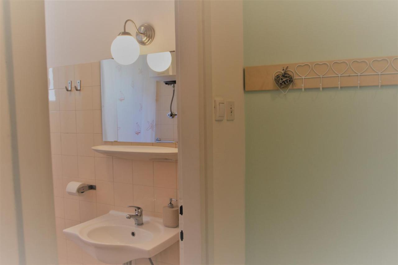 Rooms Ena โรวีน ภายนอก รูปภาพ