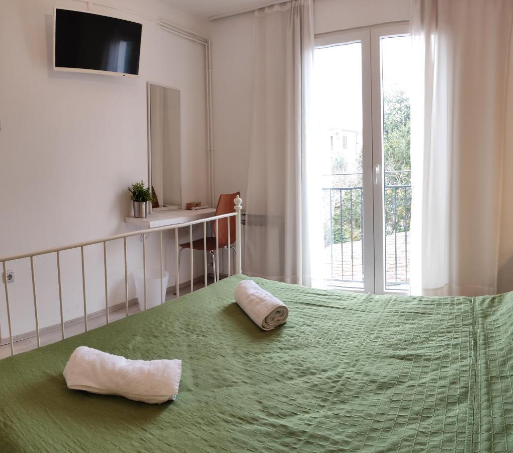 Rooms Ena โรวีน ภายนอก รูปภาพ